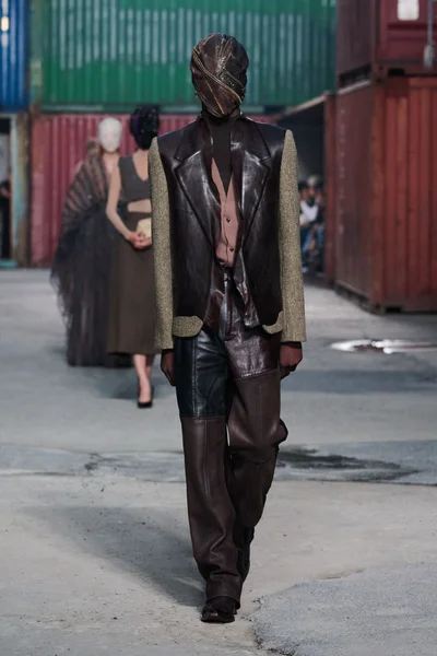 Look 38
